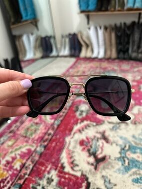 Classic Black Square Sunglasses - Women